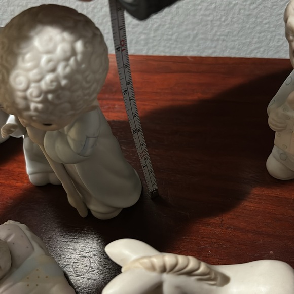 Precious Moment 12 piece Nativity Set. - Picture 10 of 10